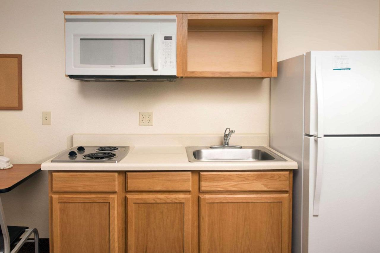 Woodspring Suites Midland Luaran gambar
