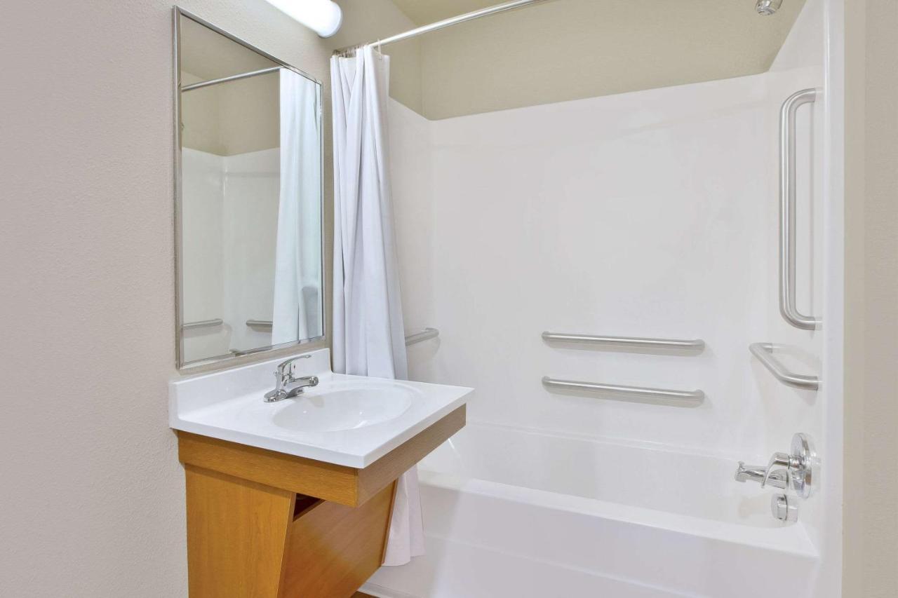 Woodspring Suites Midland Luaran gambar