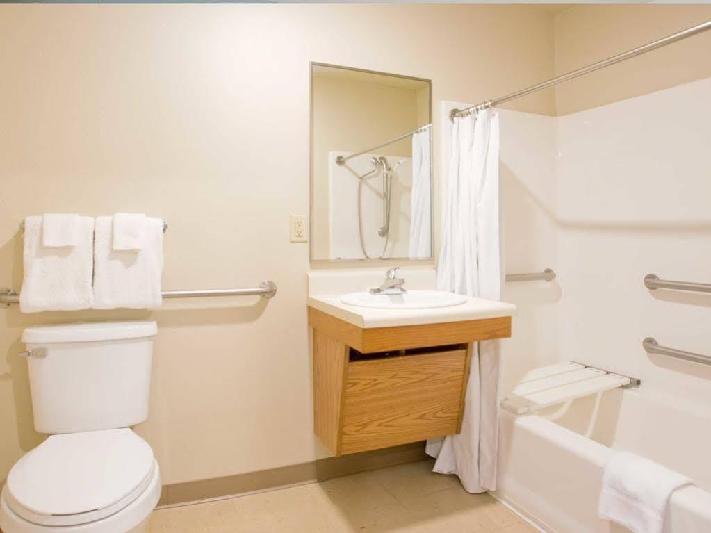 Woodspring Suites Midland Luaran gambar